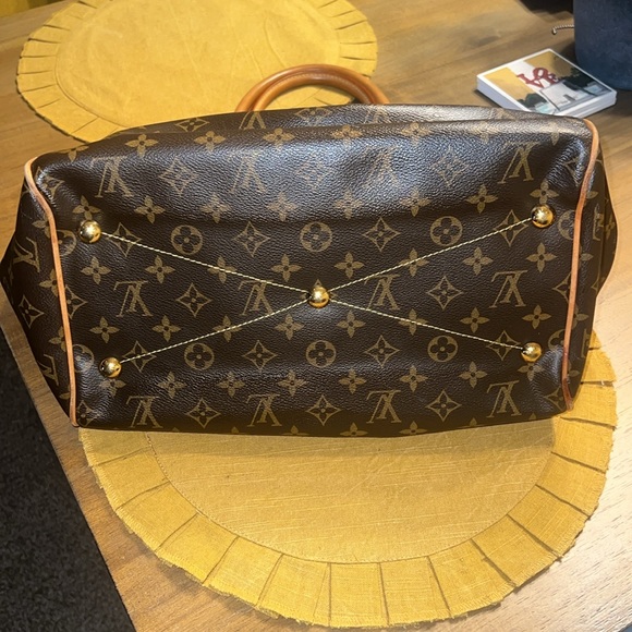 EUC Authentic Louis Vuitton Tivoli GM Handbag - Picture 2 of 16